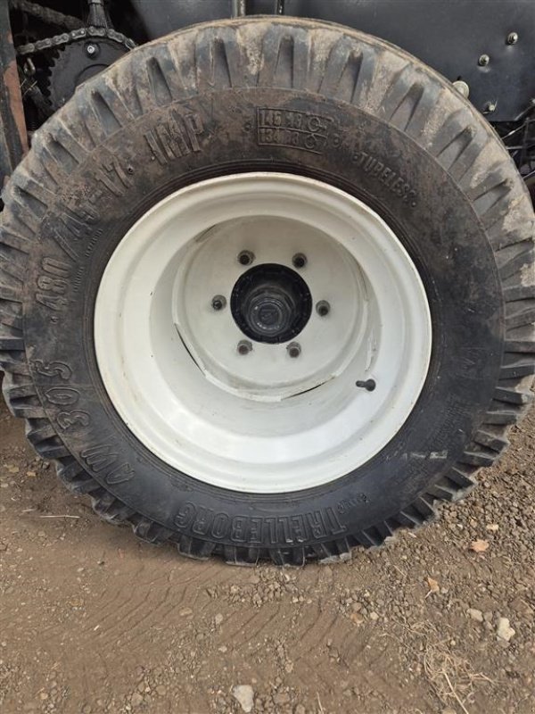 Rundballenpresse des Typs New Holland BR7070 med rotorsnitter Snitter, Gebrauchtmaschine in Aulum (Bild 8)