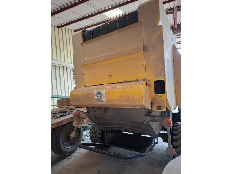 Rundballenpresse Türe ait New Holland BR7070, Gebrauchtmaschine içinde CHAUMONT (resim 3)