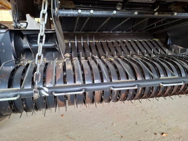 Rundballenpresse Türe ait New Holland BR7070, Gebrauchtmaschine içinde CHAUMONT (resim 4)