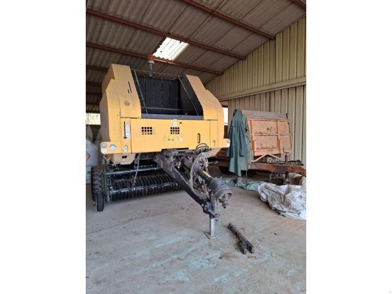 Rundballenpresse Türe ait New Holland BR7070, Gebrauchtmaschine içinde CHAUMONT (resim 1)