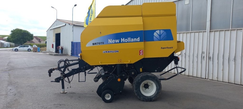 Rundballenpresse van het type New Holland BR7070, Gebrauchtmaschine in VERT TOULON (Foto 3)