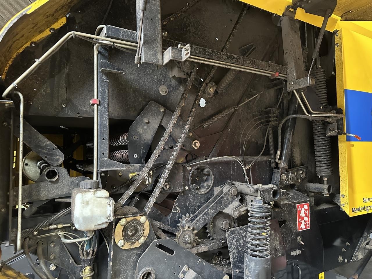Rundballenpresse des Typs New Holland BR7070, Gebrauchtmaschine in Skjern (Bild 9)