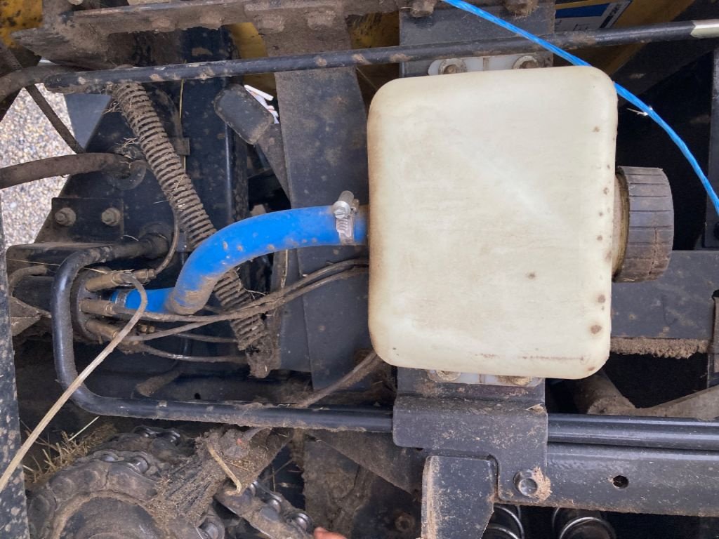 Rundballenpresse des Typs New Holland BR750A, Gebrauchtmaschine in MORHANGE (Bild 6)