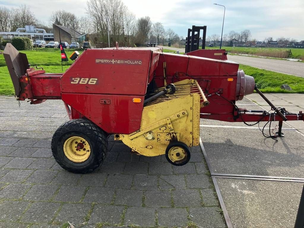 Rundballenpresse tip New Holland Hayliner 386, Gebrauchtmaschine in Easterein (Poză 2)