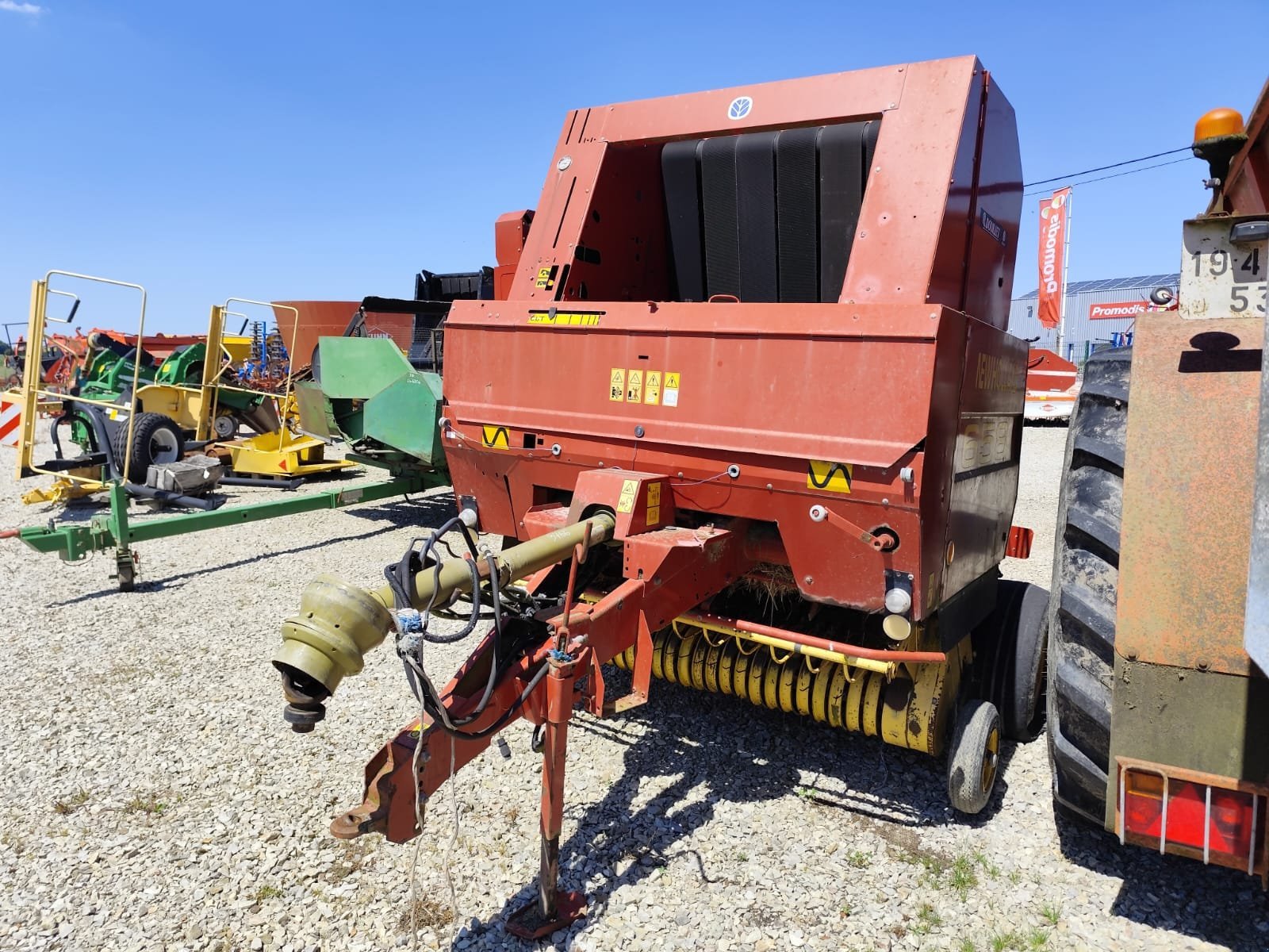 Rundballenpresse des Typs New Holland Presse à balles rondes 658 New Holland, Gebrauchtmaschine in Le Horps (Bild 2)