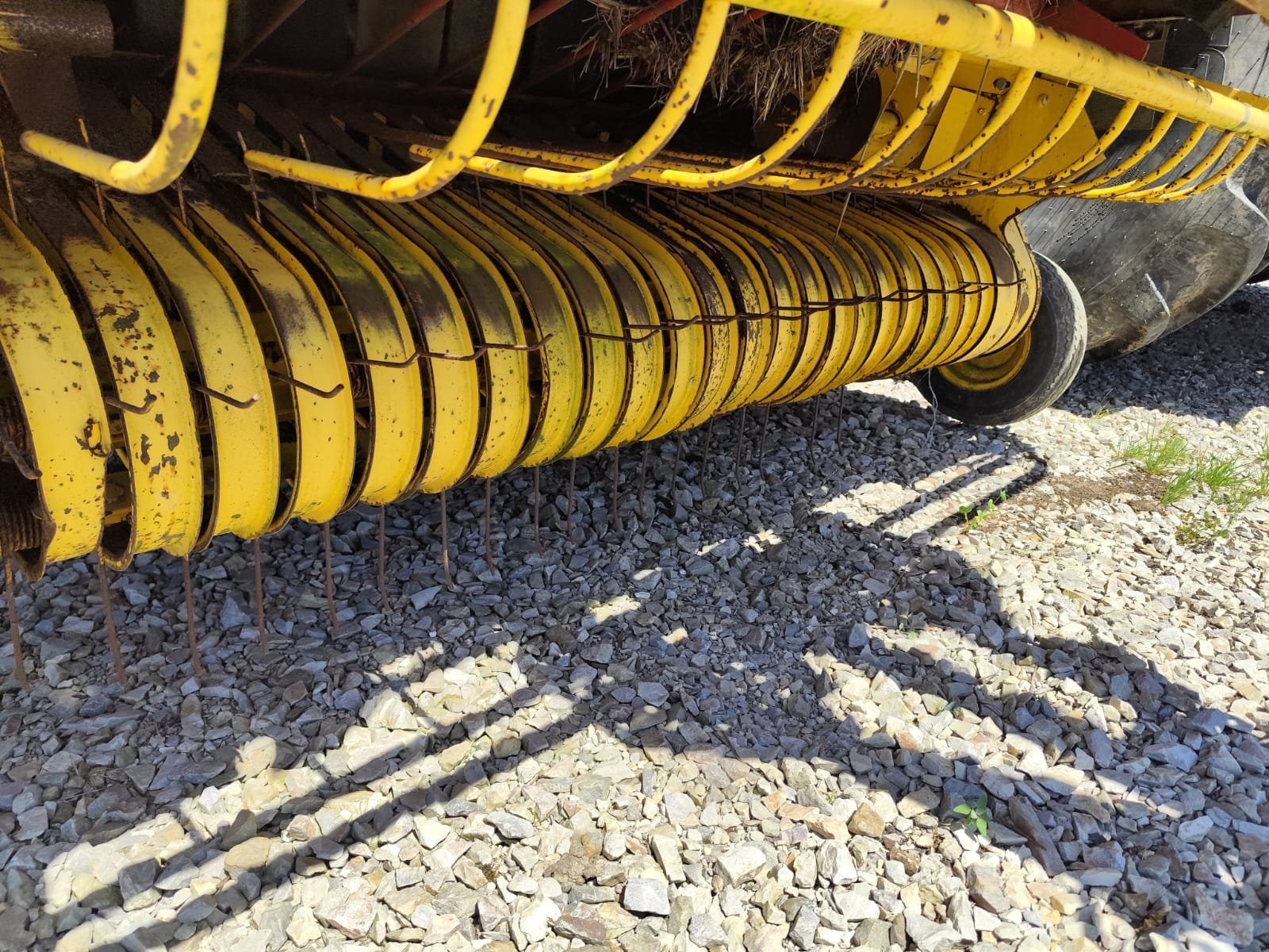 Rundballenpresse des Typs New Holland Presse à balles rondes 658 New Holland, Gebrauchtmaschine in Le Horps (Bild 6)