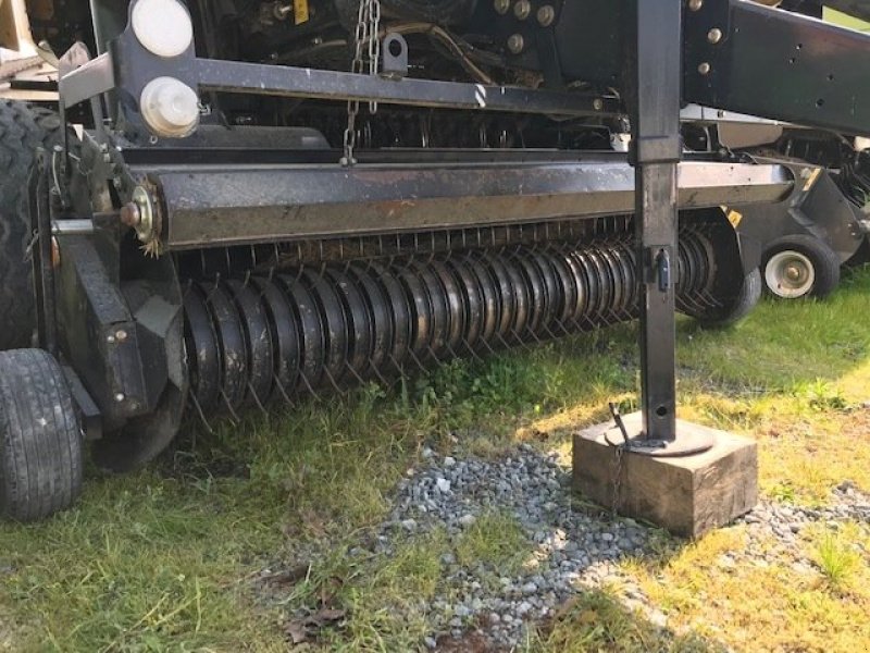 Rundballenpresse vrste New Holland Presse à balles rondes ROLL BELT 180 New Holland, Gebrauchtmaschine v LA SOUTERRAINE (Slika 9)