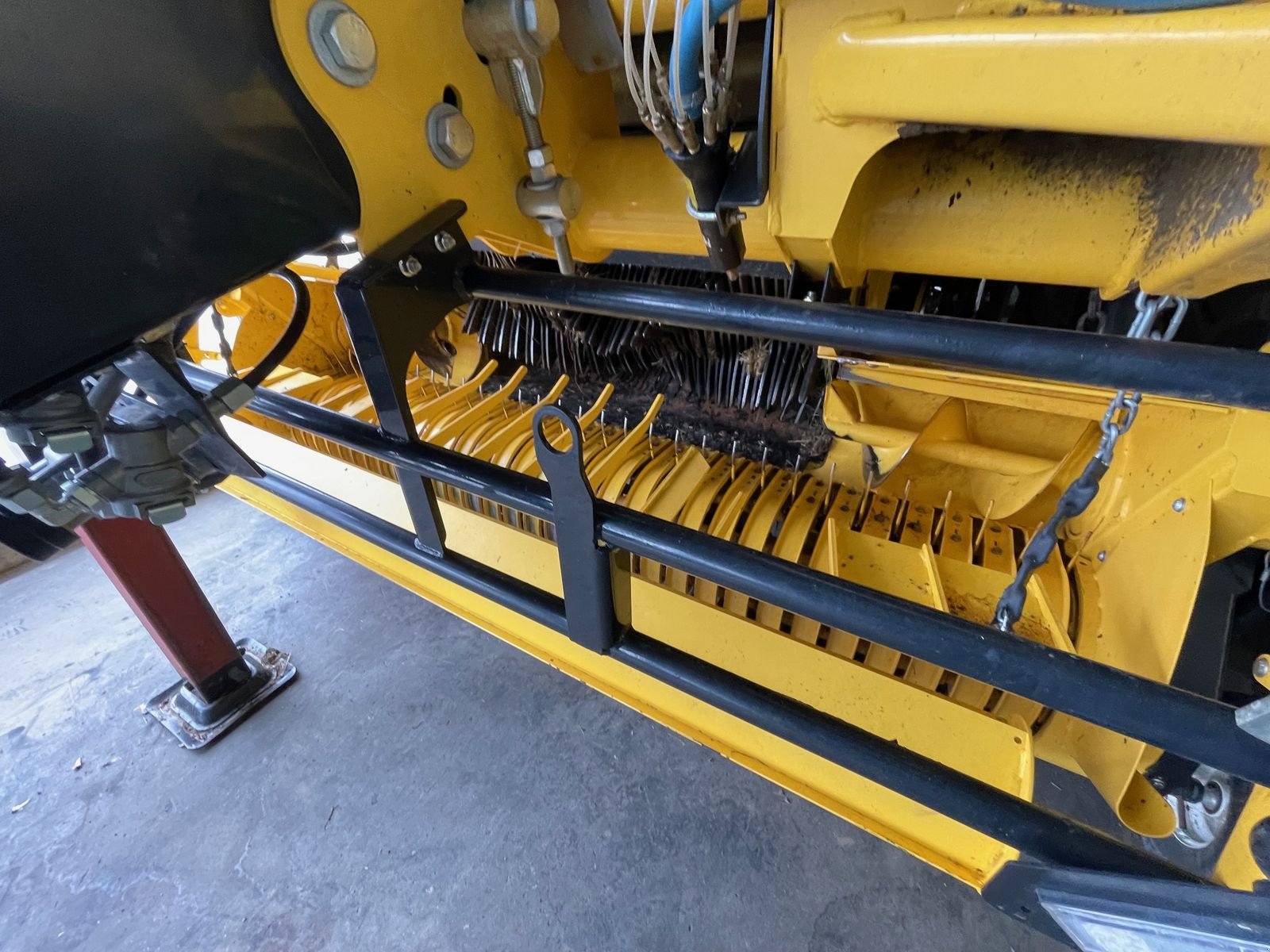 Rundballenpresse Türe ait New Holland PRO-BELT 165 RC, Gebrauchtmaschine içinde Burgkirchen (resim 5)