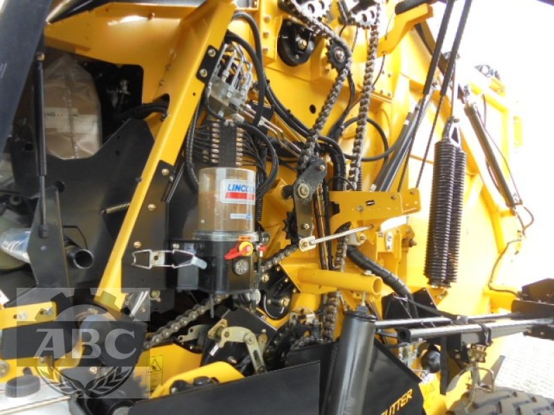 Rundballenpresse des Typs New Holland PRO BELT 190 RC 25, Neumaschine in Cloppenburg (Bild 13)