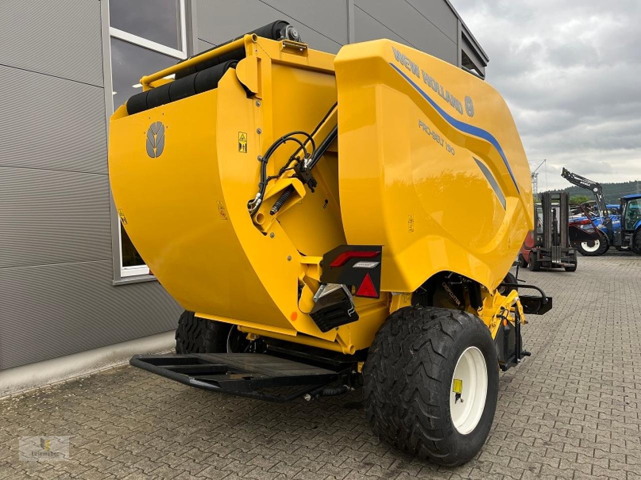 Rundballenpresse des Typs New Holland Pro Belt 190 RC, Neumaschine in Neuhof - Dorfborn (Bild 3)