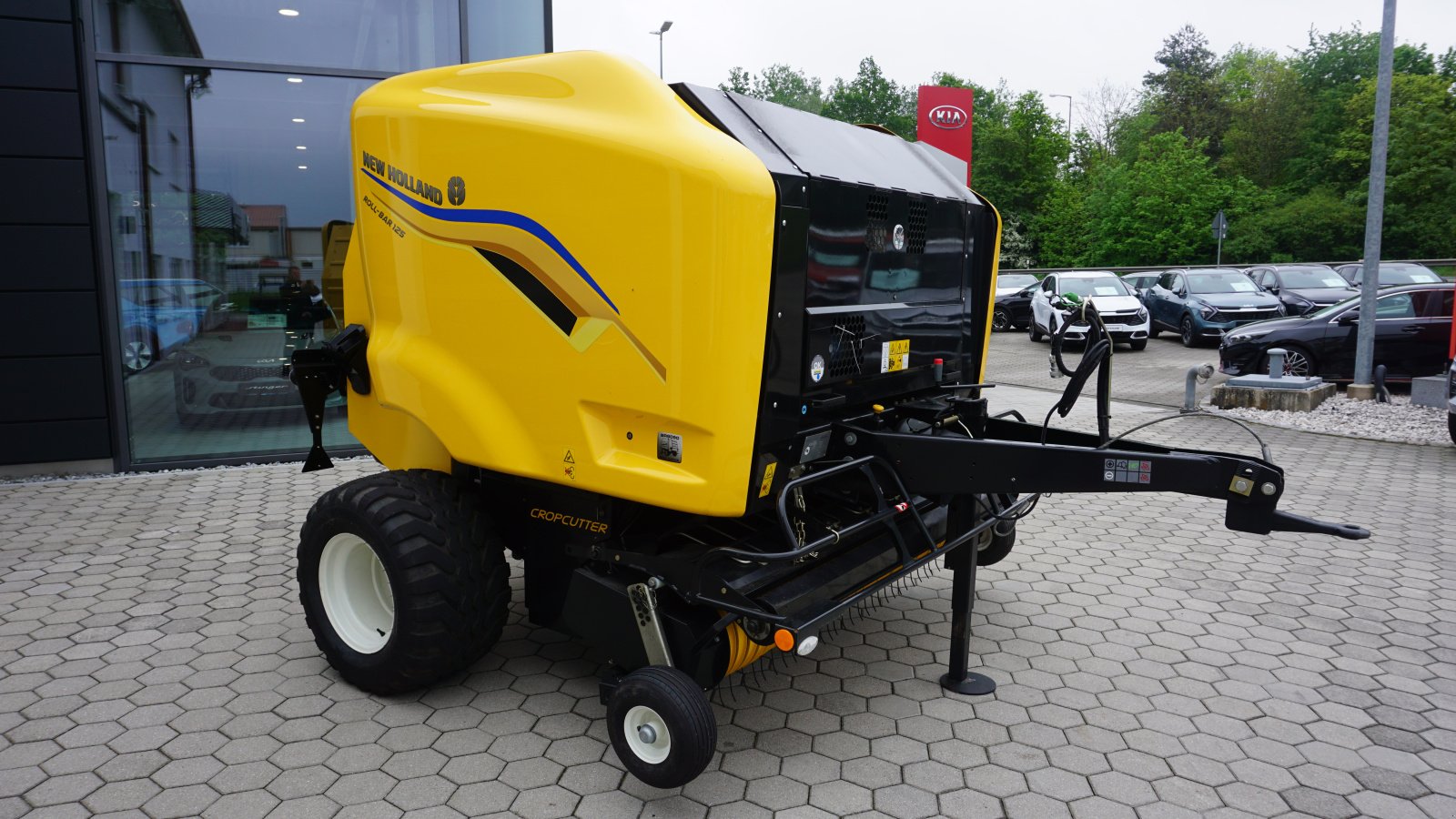 Rundballenpresse des Typs New Holland RB 125, Neumaschine in Rötz (Bild 7)