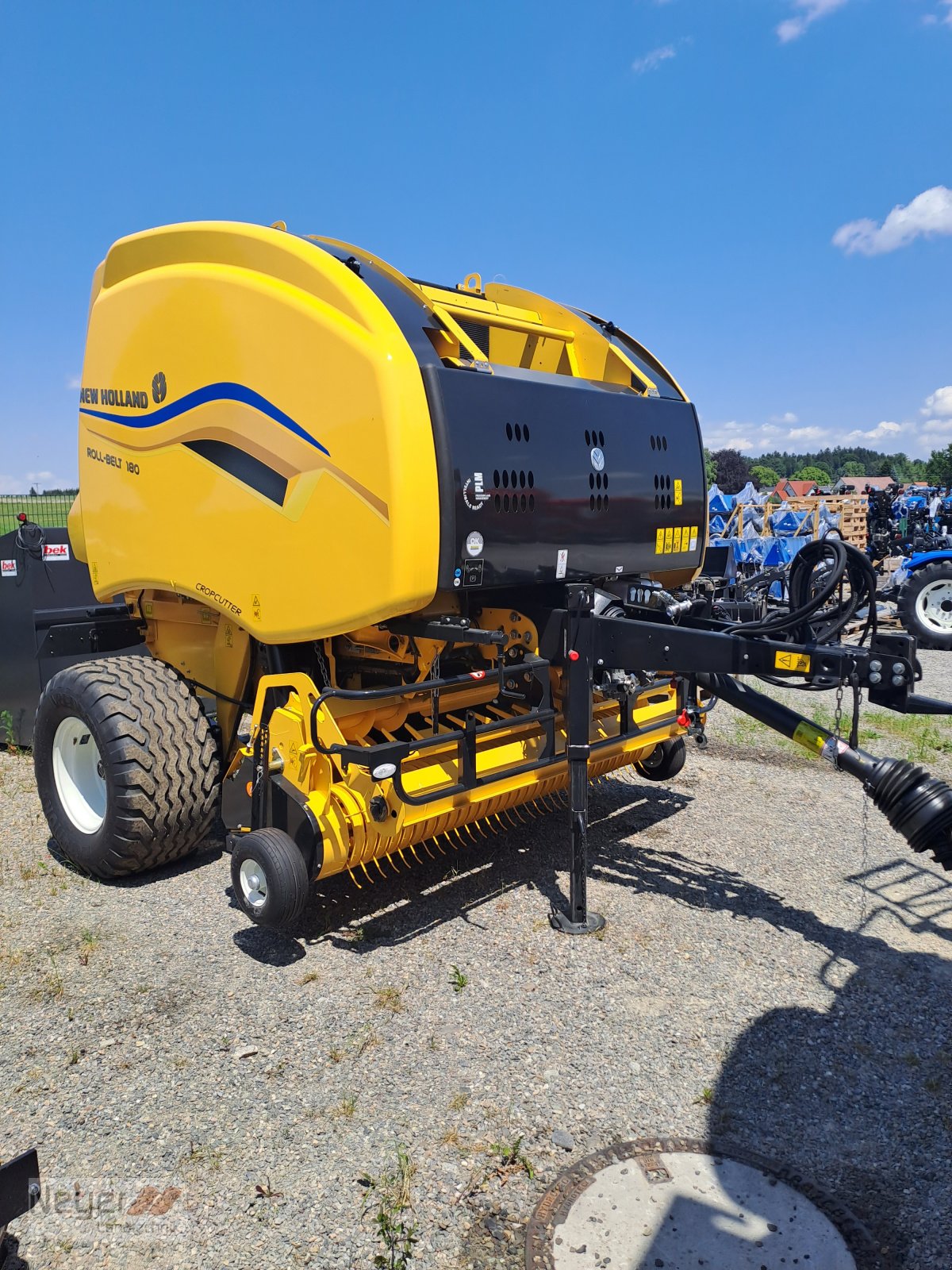 Rundballenpresse des Typs New Holland RB 180 C, Neumaschine in Bad Waldsee Mennisweiler (Bild 1)