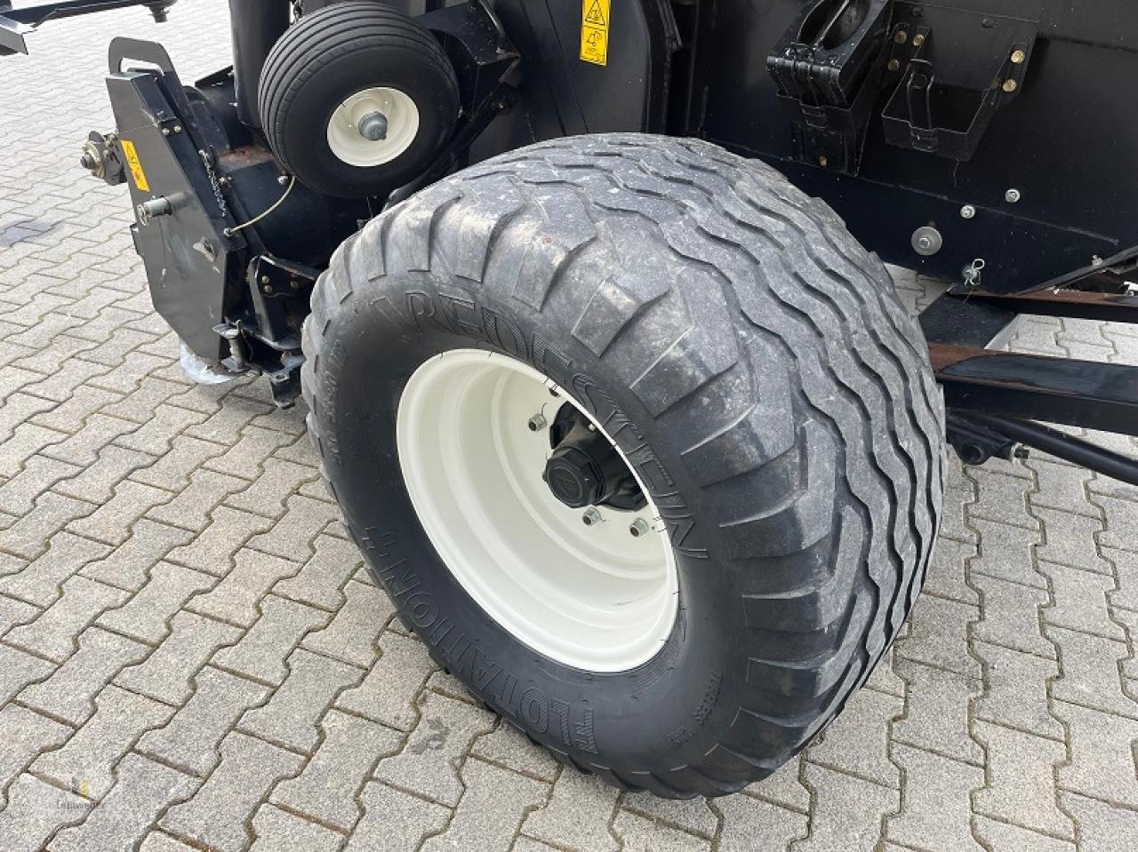 Rundballenpresse tip New Holland RB 180 C, Gebrauchtmaschine in Neuhof - Dorfborn (Poză 8)