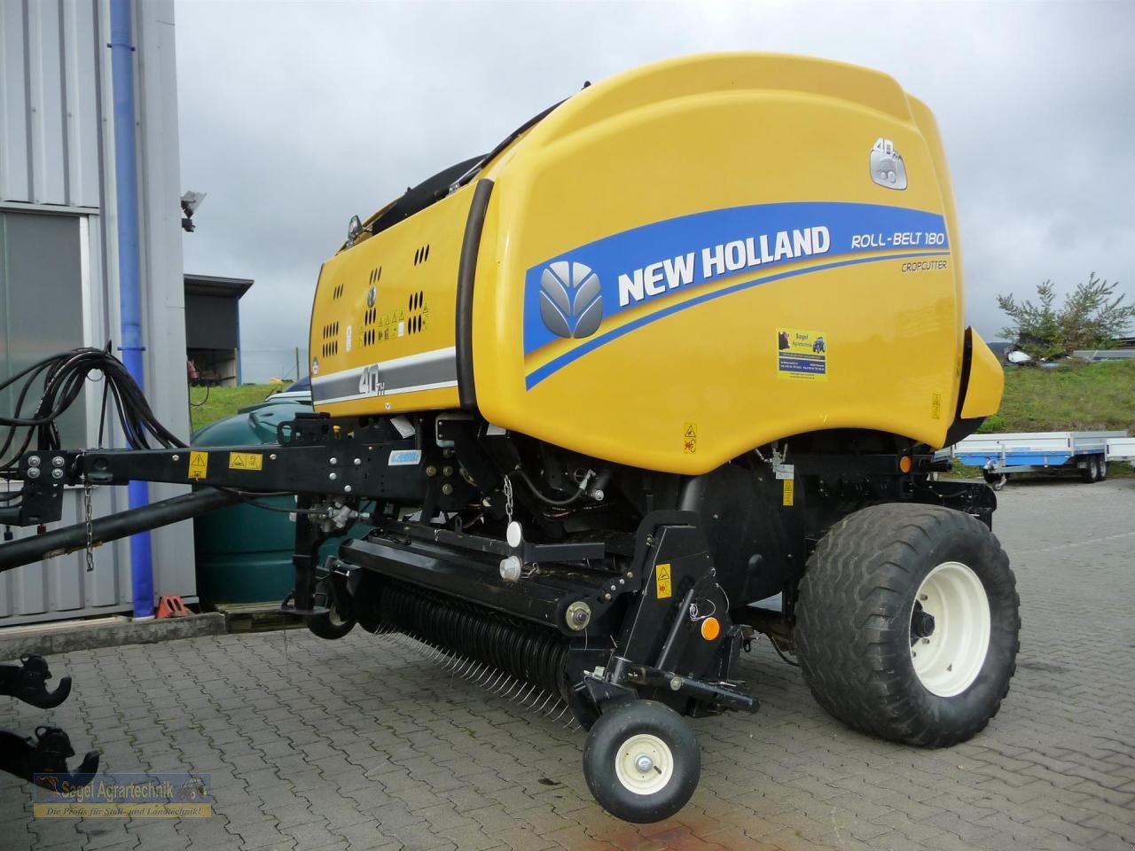 Rundballenpresse типа New Holland RB 180 CropCutter, Gebrauchtmaschine в Rhaunen (Фотография 1)
