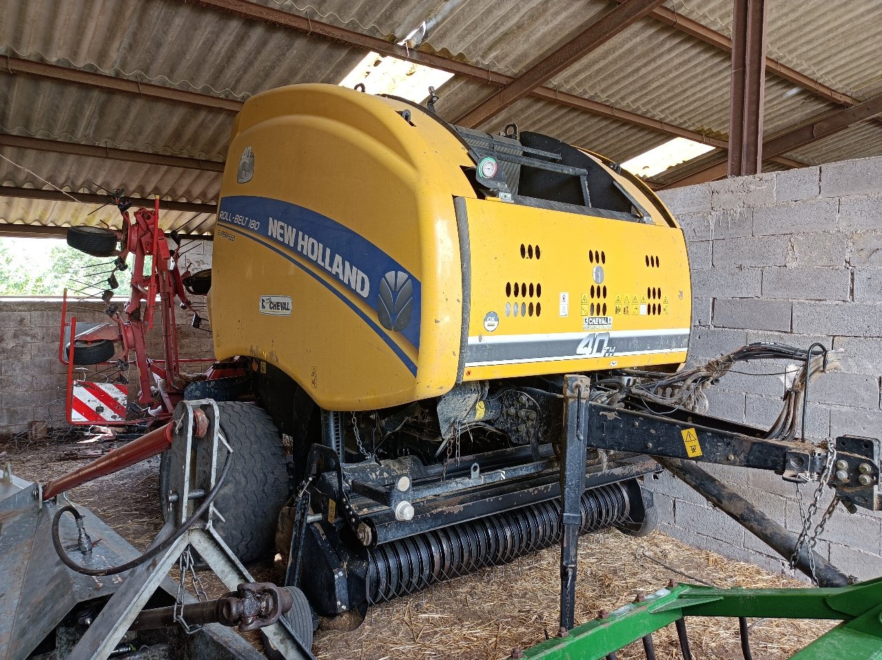 Rundballenpresse van het type New Holland Rb 180 superfeed, Gebrauchtmaschine in Einvaux (Foto 1)