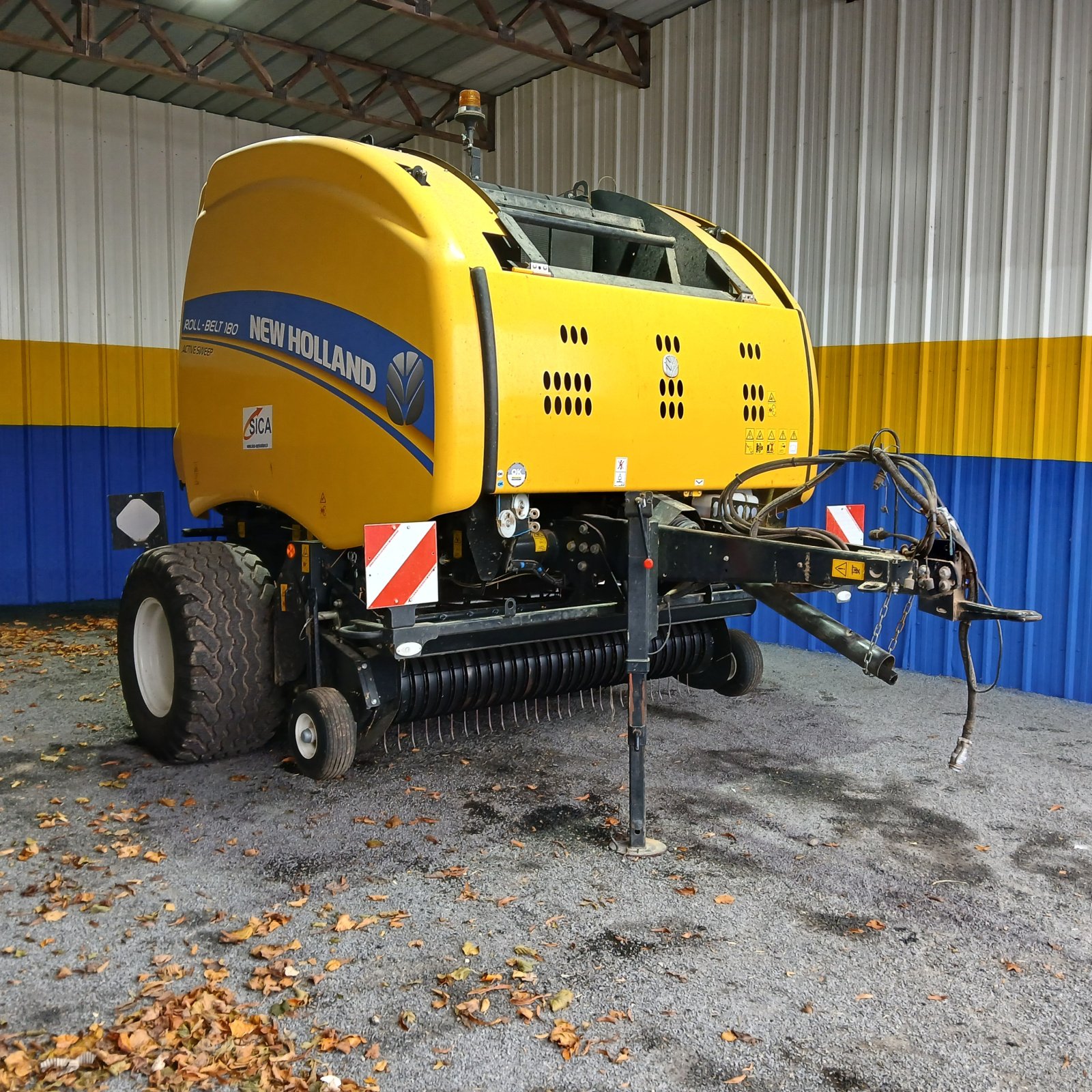 Rundballenpresse del tipo New Holland RB 180, Gebrauchtmaschine In HERLIN LE SEC (Immagine 2)