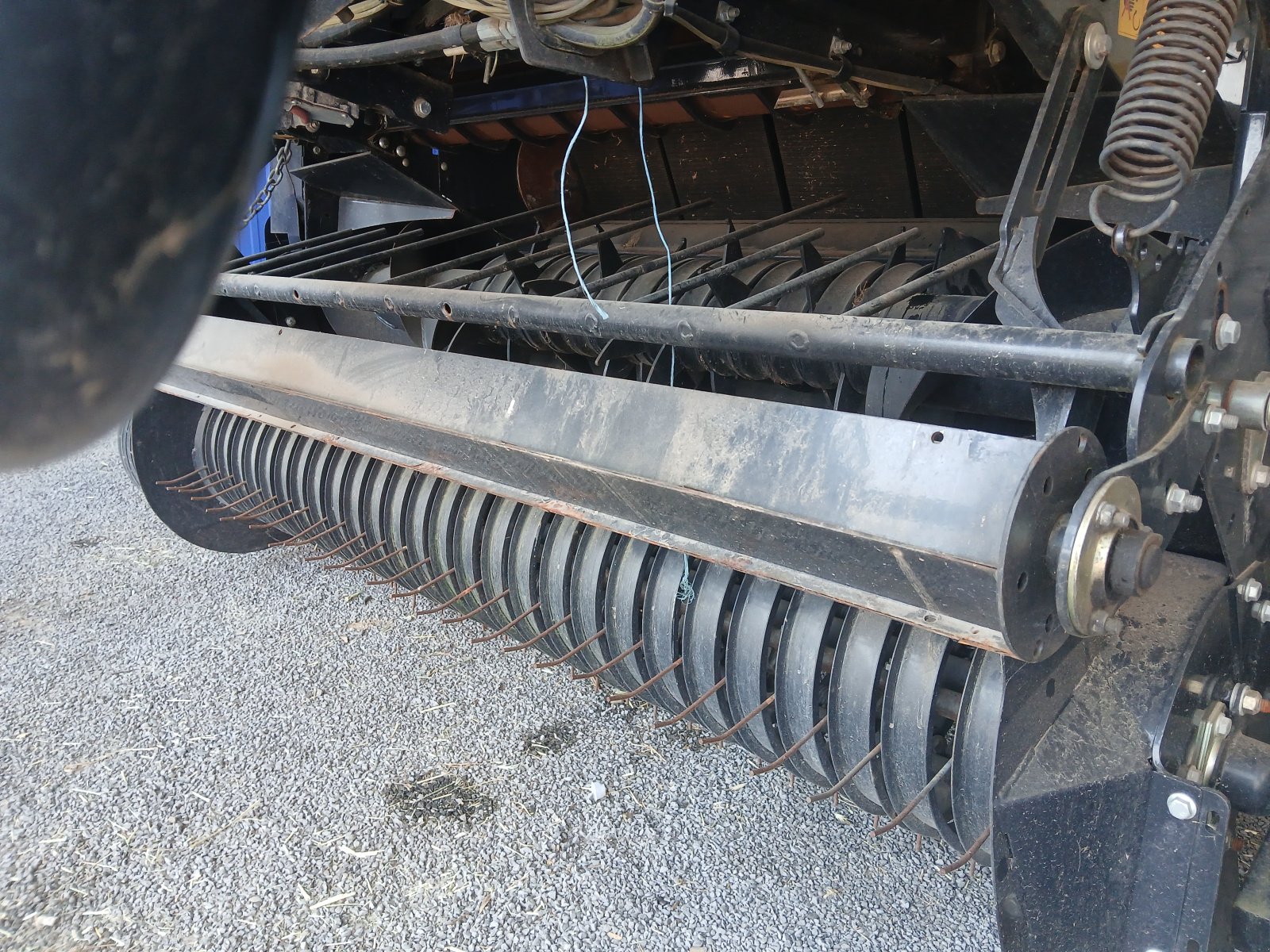 Rundballenpresse des Typs New Holland RB 180, Gebrauchtmaschine in HERLIN LE SEC (Bild 5)