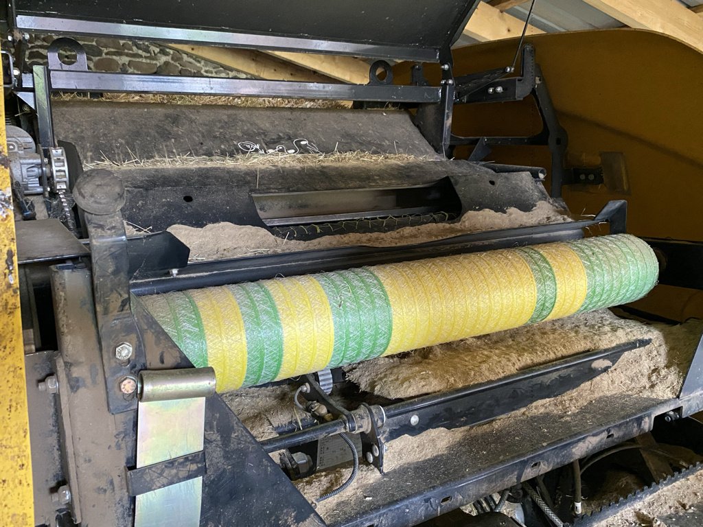 Rundballenpresse a típus New Holland Roll Baler 125, Gebrauchtmaschine ekkor: SAINT FLOUR (Kép 11)