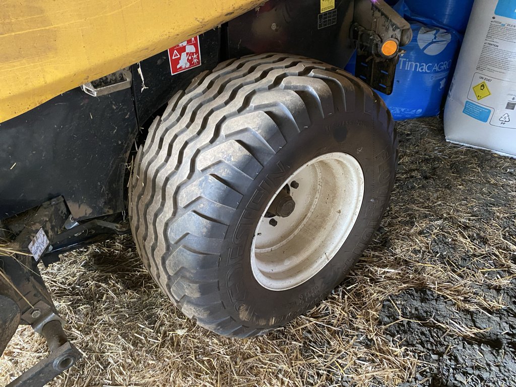 Rundballenpresse a típus New Holland Roll Baler 125, Gebrauchtmaschine ekkor: SAINT FLOUR (Kép 4)