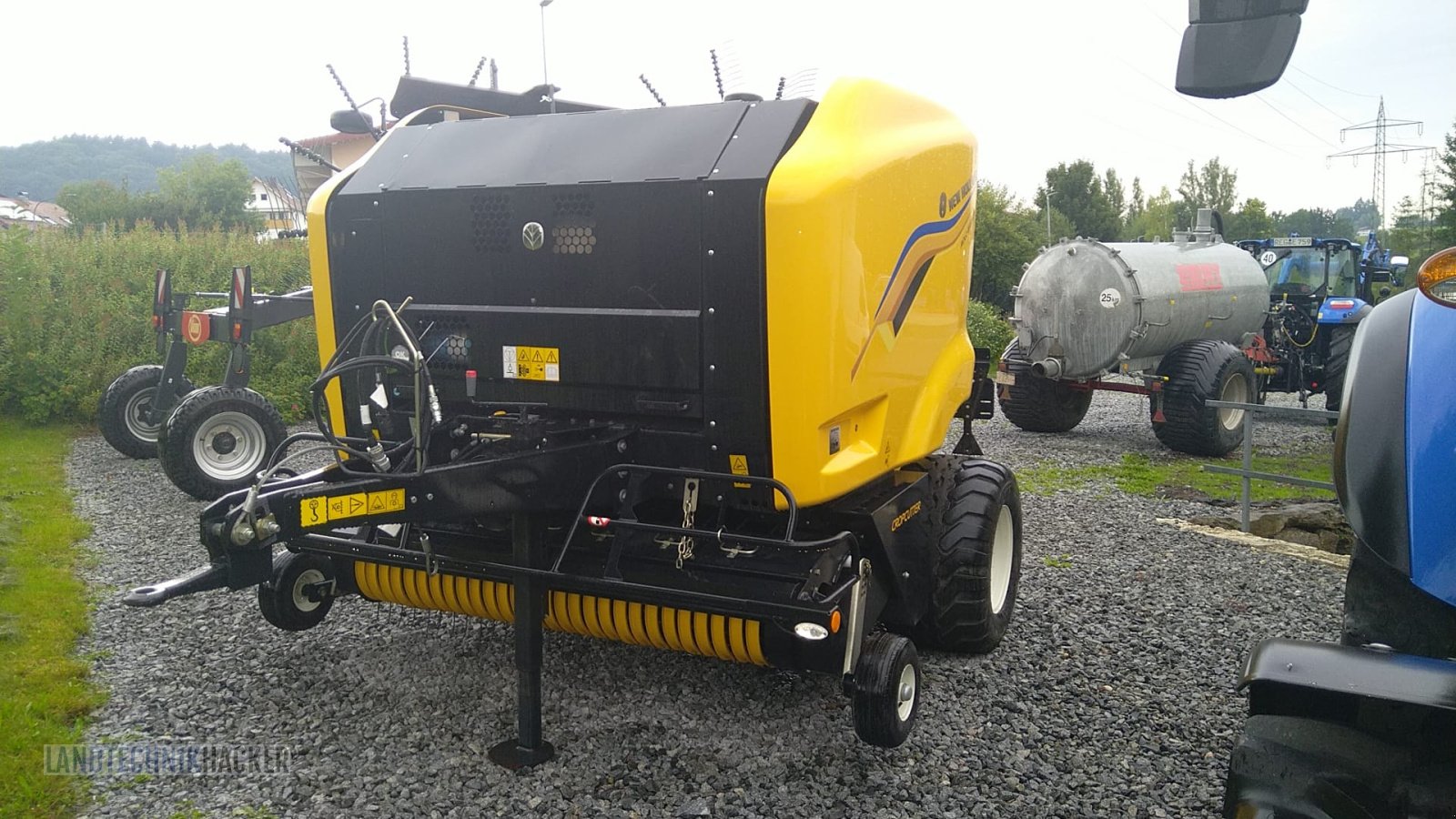 Rundballenpresse des Typs New Holland Roll Baler 125, Neumaschine in Gotteszell (Bild 2)