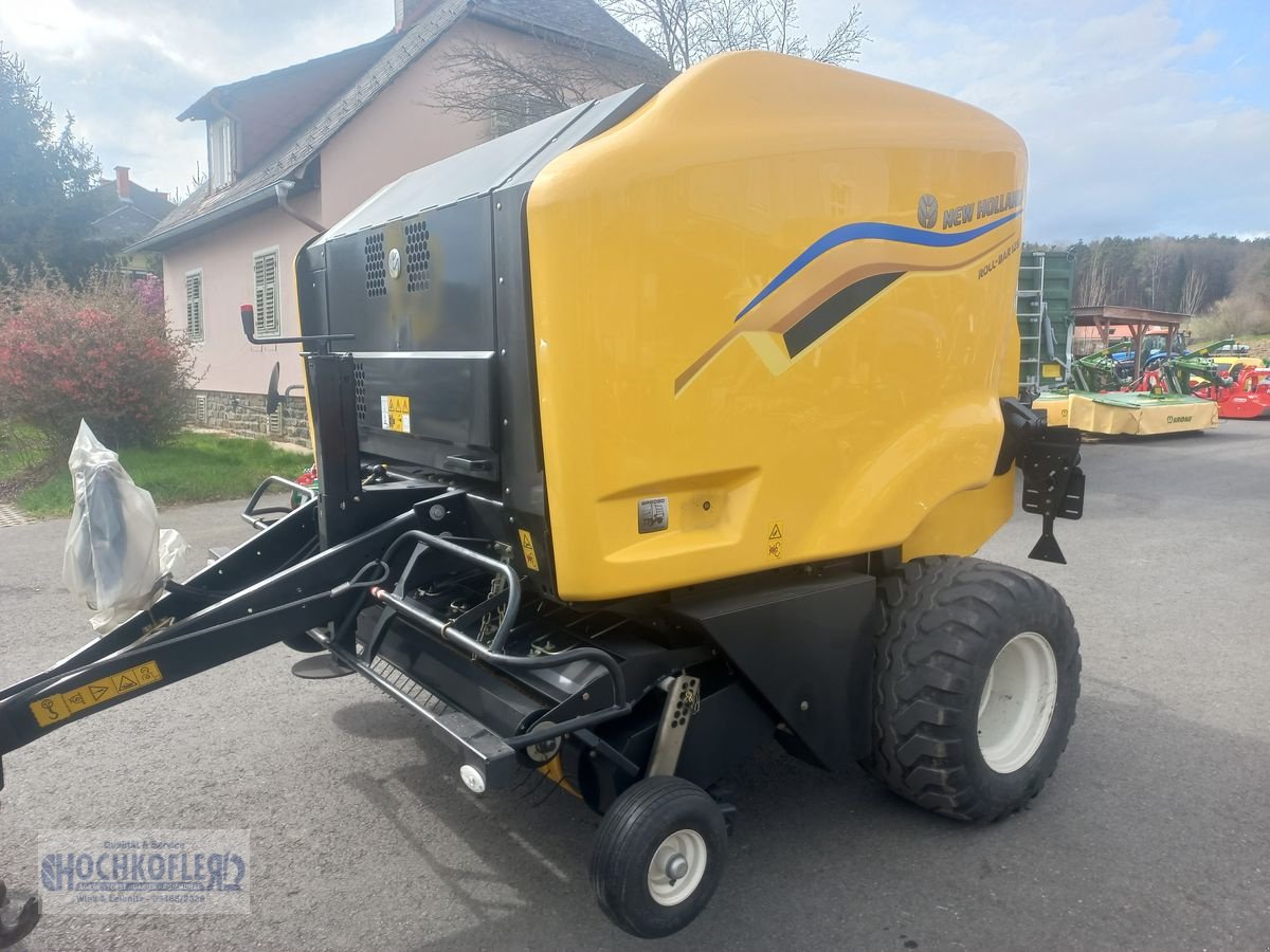 Rundballenpresse des Typs New Holland Roll Bar 125, Neumaschine in Wies (Bild 1)