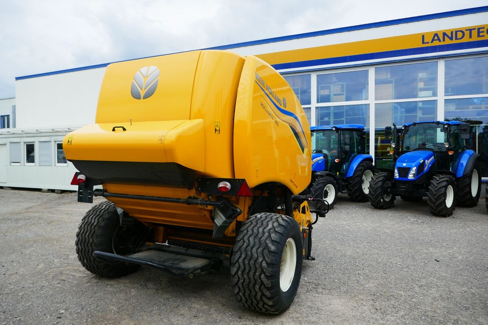 Rundballenpresse del tipo New Holland Roll Belt 150 CC, Gebrauchtmaschine en Villach (Imagen 4)