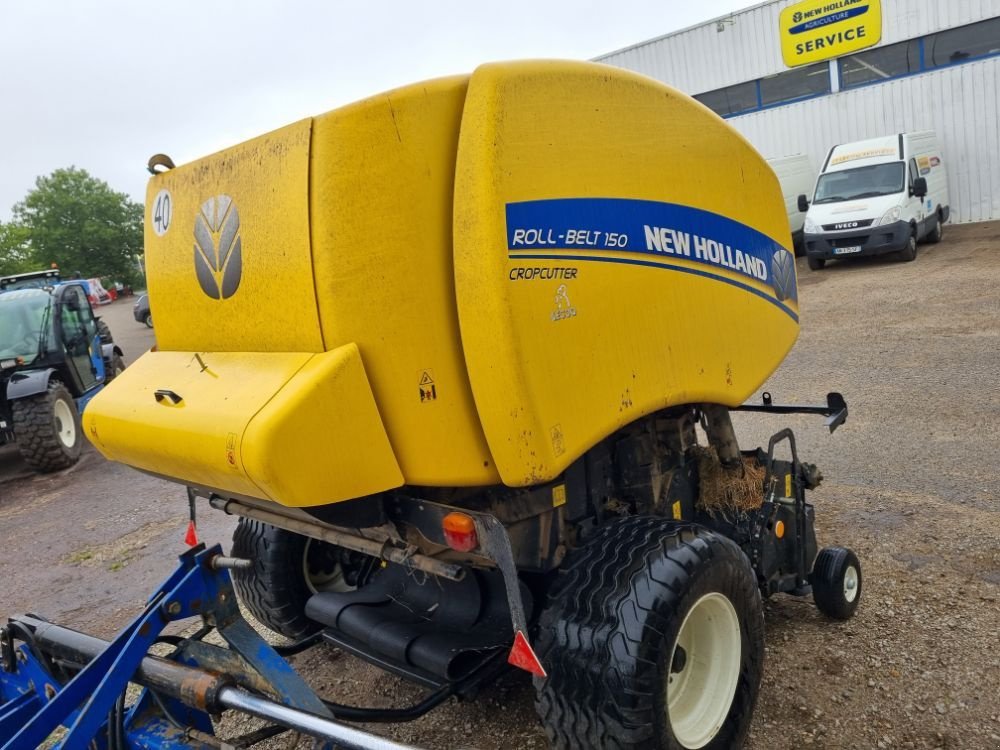 Rundballenpresse typu New Holland ROLL BELT 150 CROP CUTTER, Gebrauchtmaschine v FRESNAY LE COMTE (Obrázek 3)