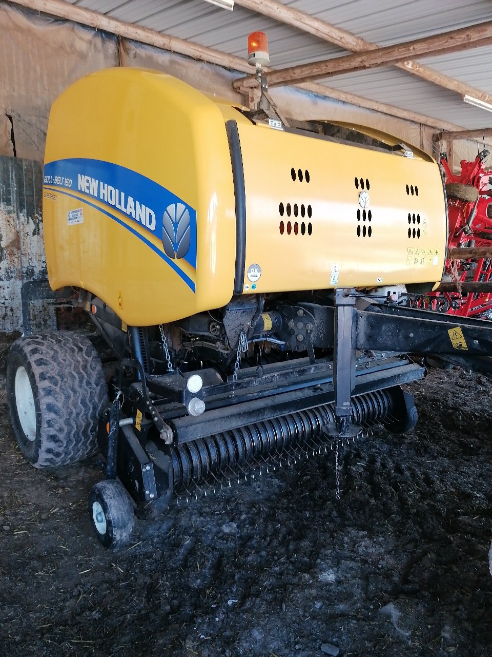 Rundballenpresse del tipo New Holland Roll Belt 150 Superfeed, Gebrauchtmaschine In Saint-Nabord (Immagine 1)