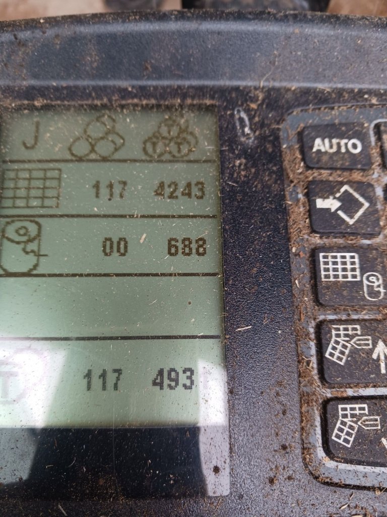 Rundballenpresse des Typs New Holland Roll belt 150, Gebrauchtmaschine in SAINTENY (Bild 2)