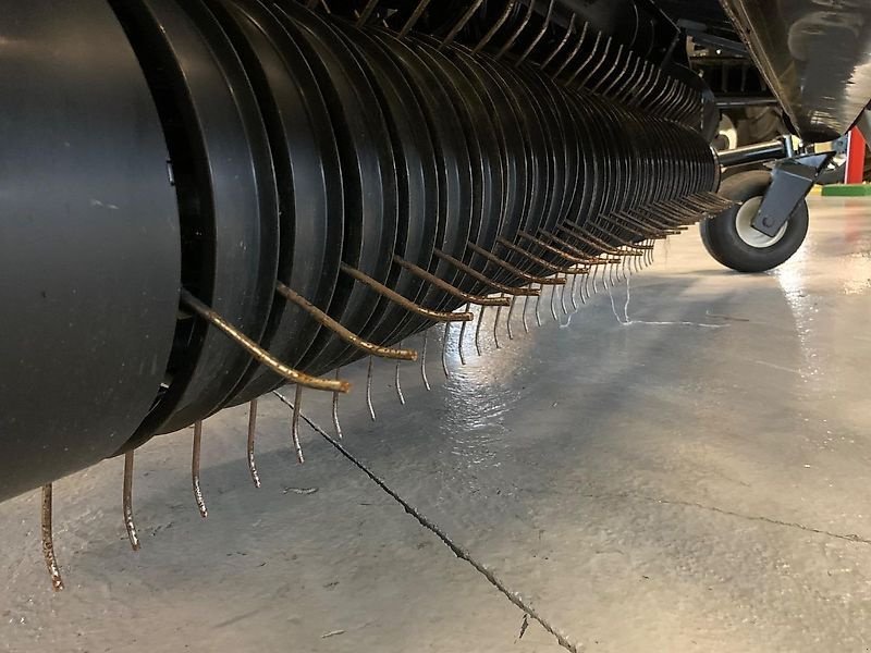 Rundballenpresse typu New Holland ROLL BELT 180 Crop Cutter, Gebrauchtmaschine v Noerdange (Obrázek 2)