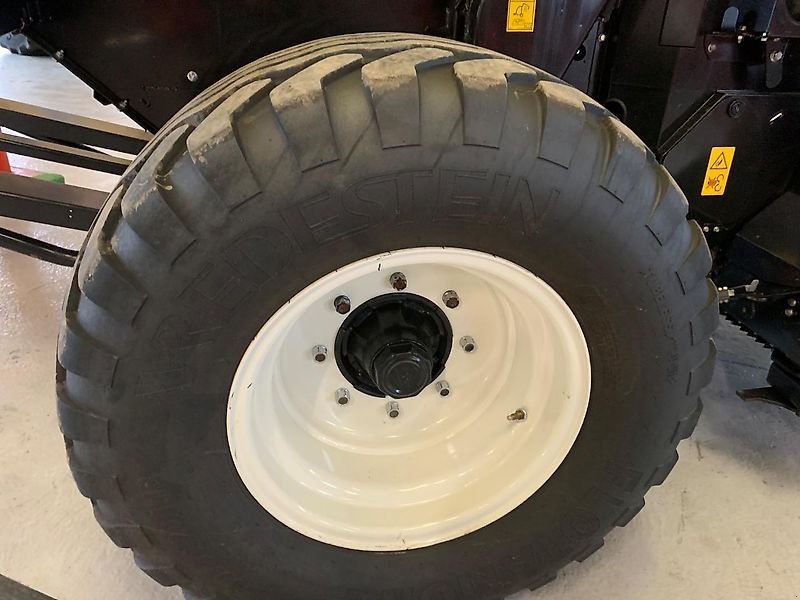 Rundballenpresse typu New Holland ROLL BELT 180 Crop Cutter, Gebrauchtmaschine v Noerdange (Obrázek 5)