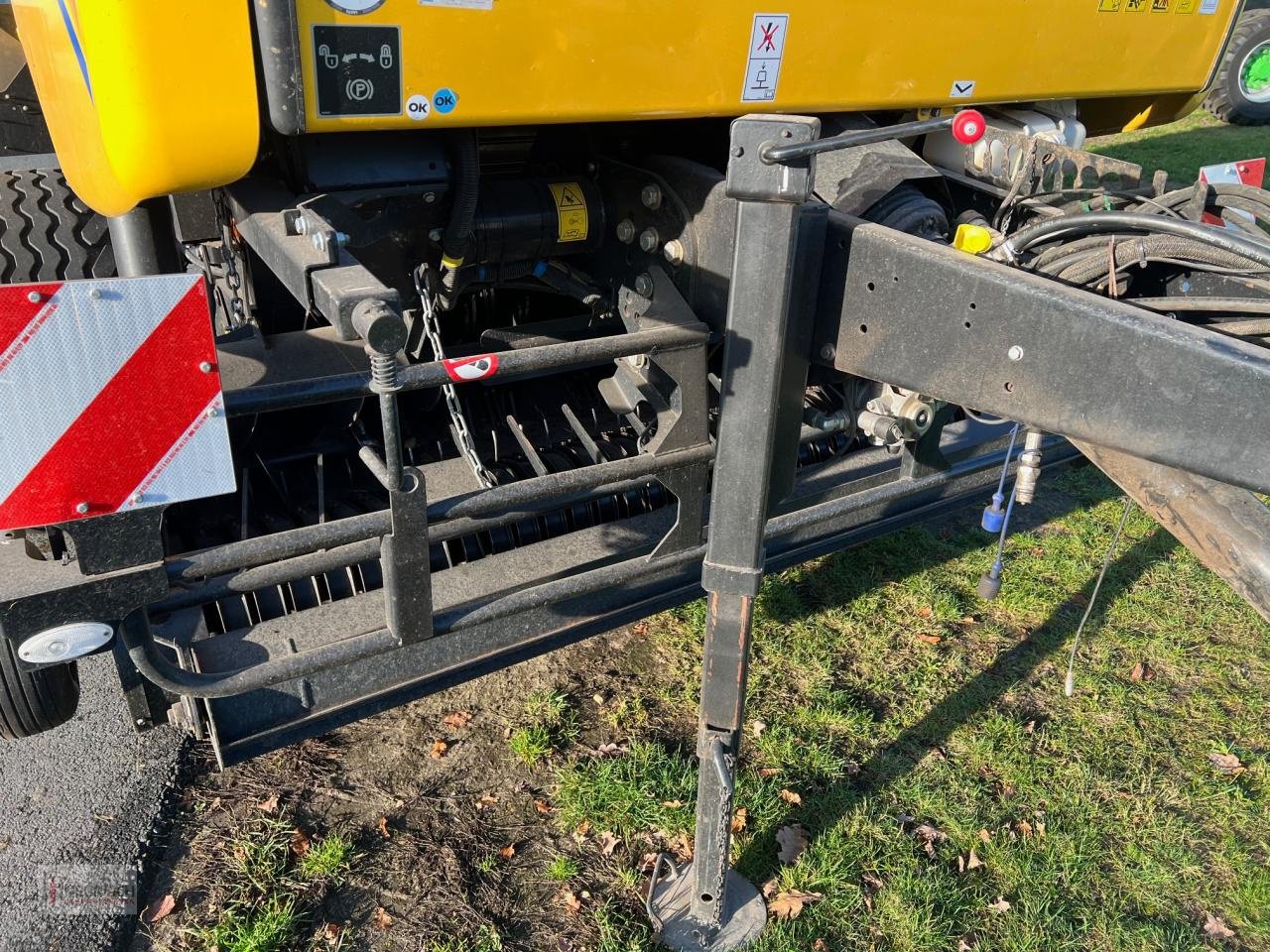 Rundballenpresse типа New Holland Roll Belt 180  CropCutter, Gebrauchtmaschine в Delbrück-Westenholz (Фотография 6)