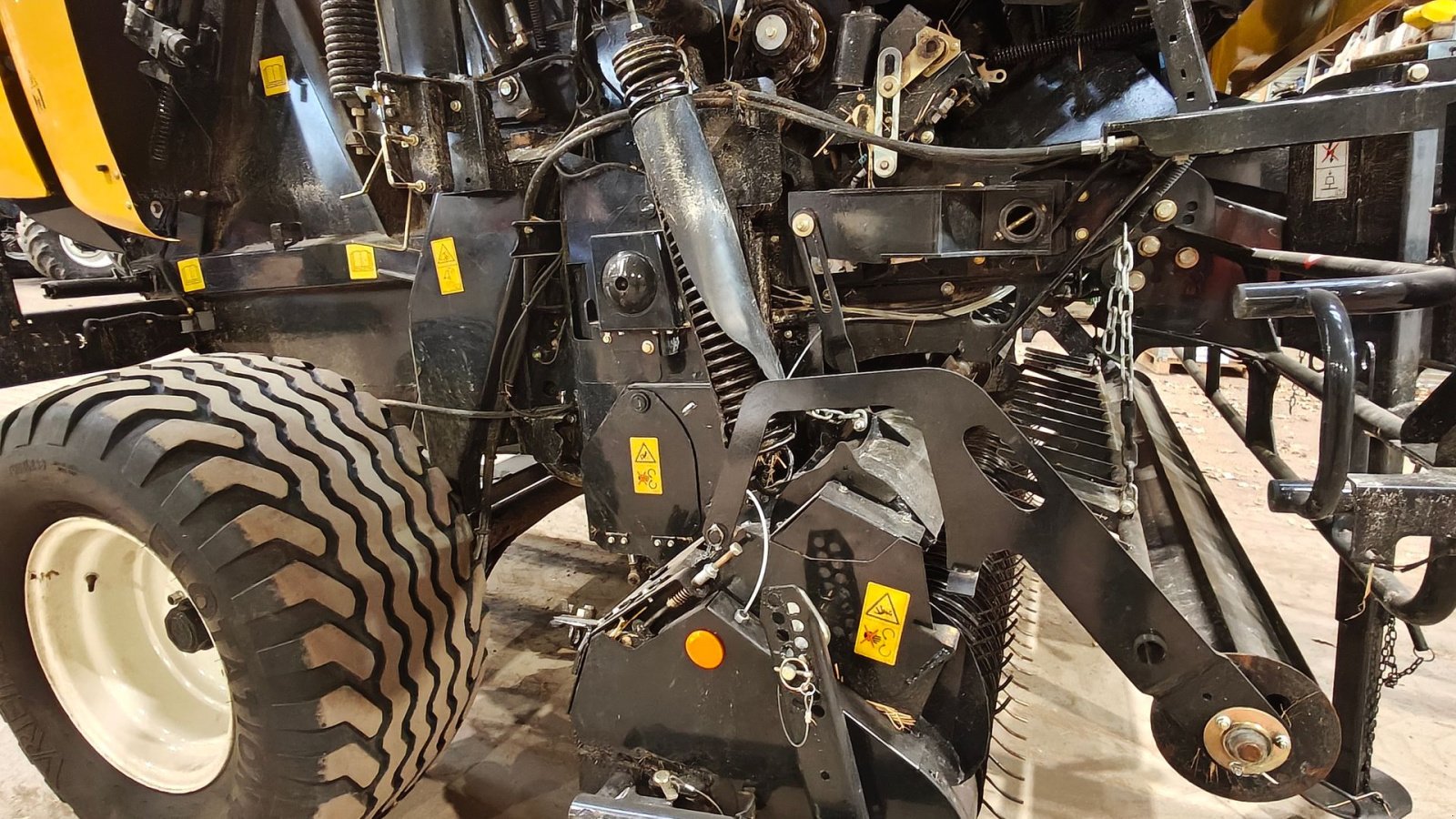 Rundballenpresse tip New Holland Roll-Belt 180 Superfeed, Gebrauchtmaschine in Holstebro (Poză 13)