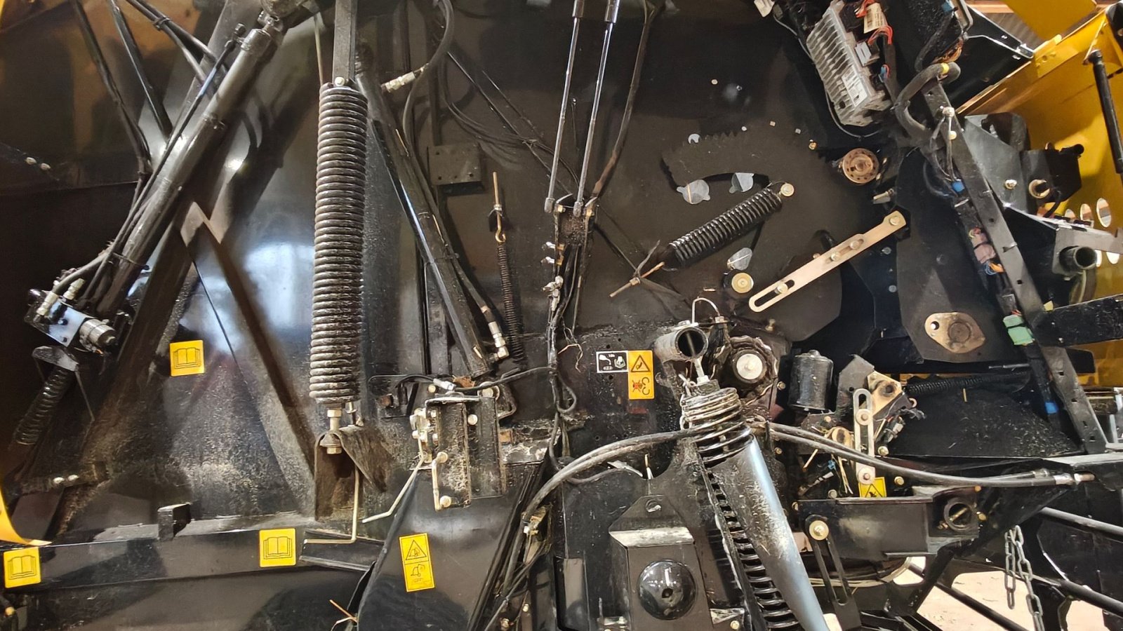 Rundballenpresse tip New Holland Roll-Belt 180 Superfeed, Gebrauchtmaschine in Holstebro (Poză 12)