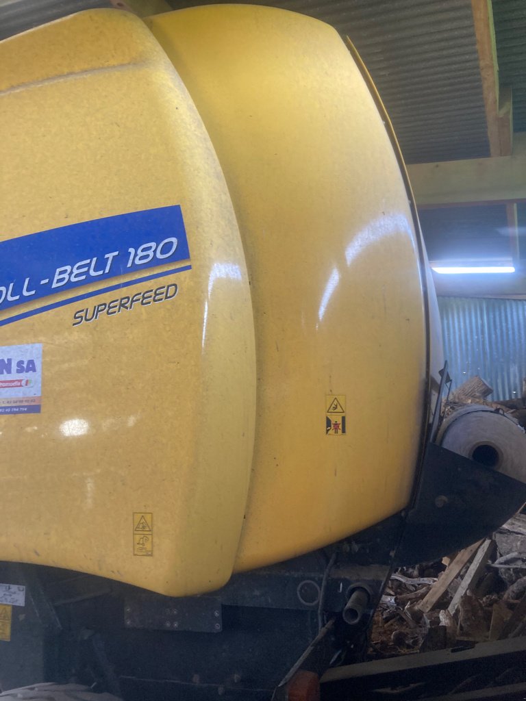 Rundballenpresse of the type New Holland ROLL BELT 180, Gebrauchtmaschine in CORMENON (Picture 3)