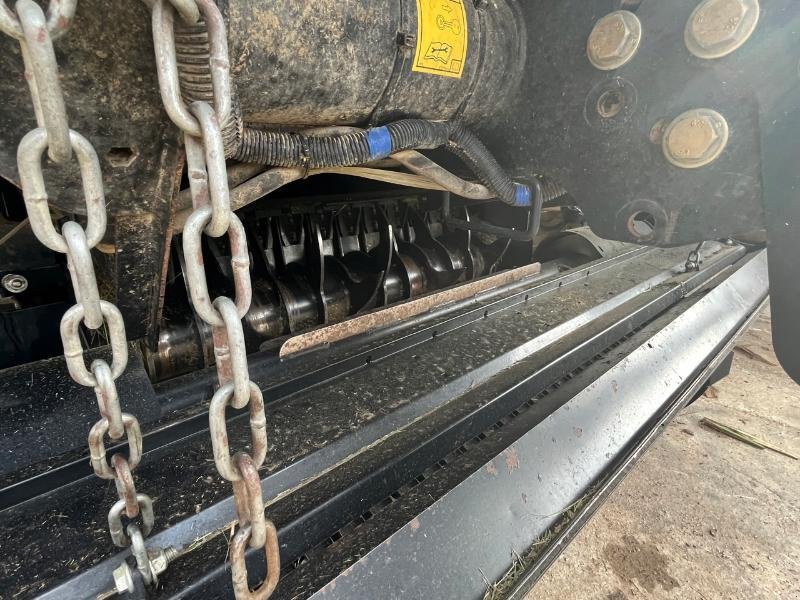 Rundballenpresse del tipo New Holland ROLL BELT 180, Gebrauchtmaschine en STENAY (Imagen 4)