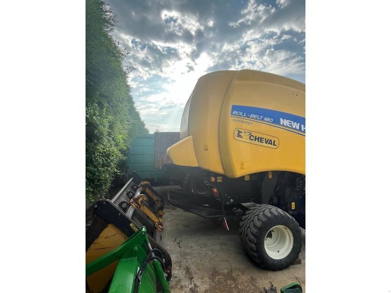 Rundballenpresse del tipo New Holland ROLL BELT 180, Gebrauchtmaschine en STENAY (Imagen 3)