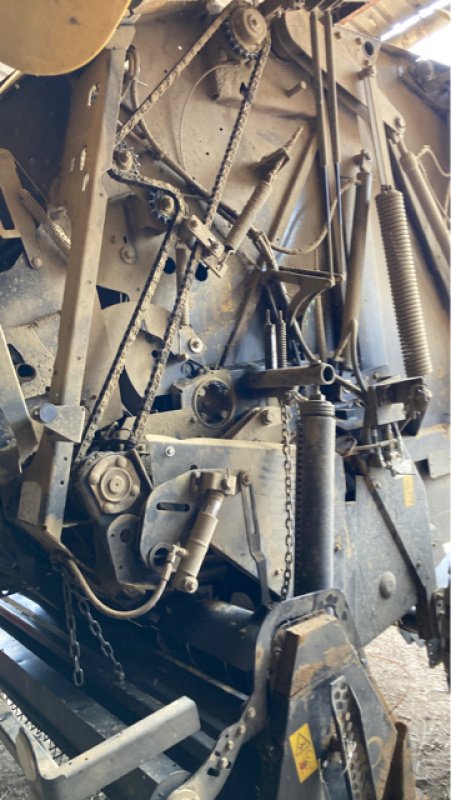 Rundballenpresse des Typs New Holland Roll-belt 180, Gebrauchtmaschine in Channes (Bild 10)