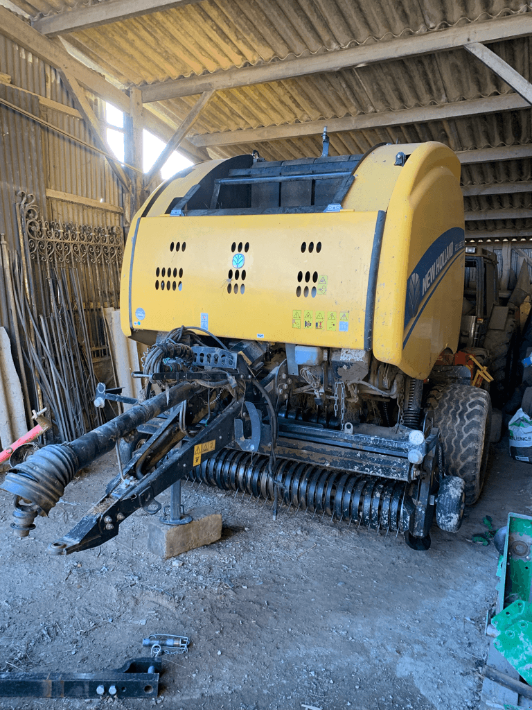 Rundballenpresse του τύπου New Holland ROLL BELT 180, Gebrauchtmaschine σε TREMEUR (Φωτογραφία 4)
