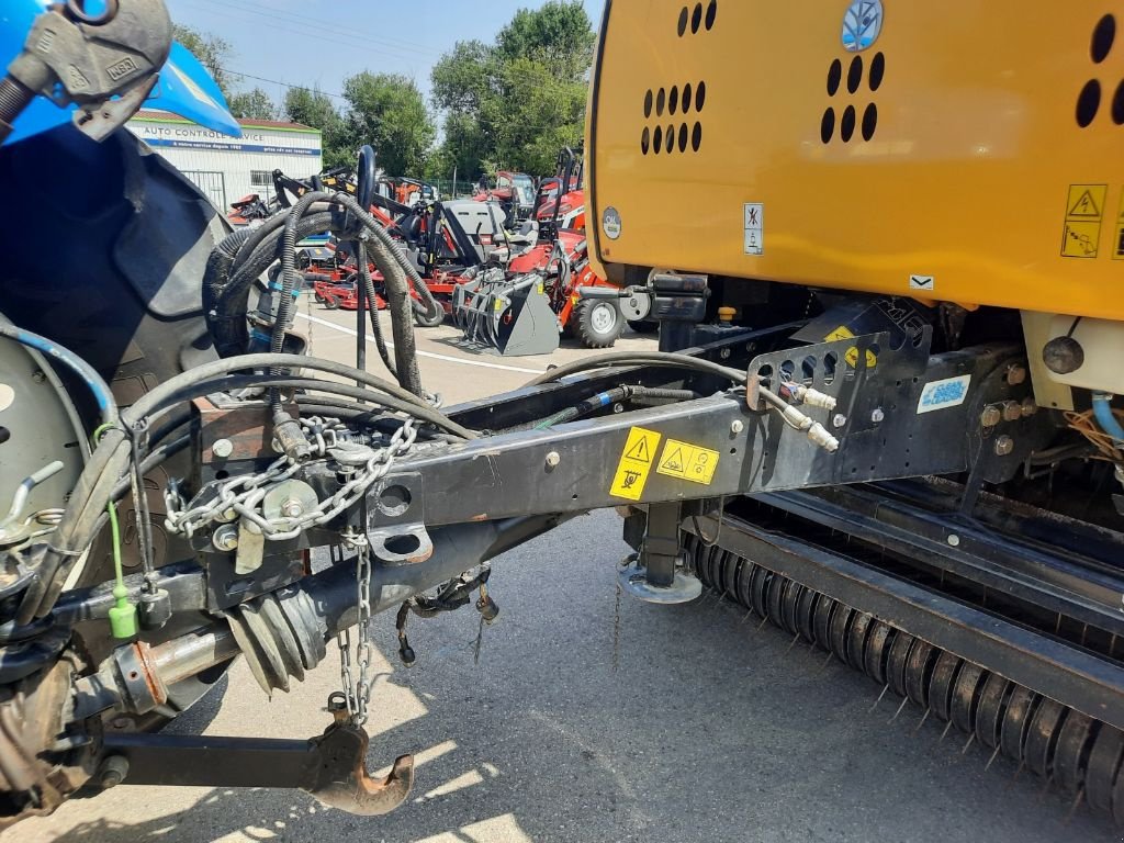 Rundballenpresse van het type New Holland ROLL BELT 180, Gebrauchtmaschine in CHEMAUDIN ET VAUX (Foto 7)