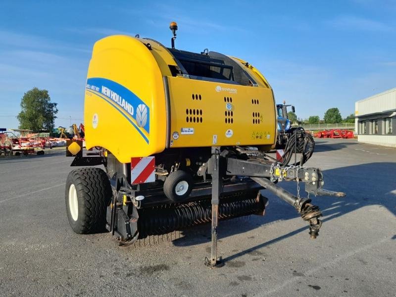 Rundballenpresse des Typs New Holland ROLL-BELT180, Gebrauchtmaschine in ANTIGNY (Bild 3)