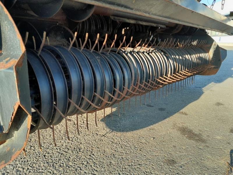 Rundballenpresse типа New Holland ROLL-BELT180, Gebrauchtmaschine в ANTIGNY (Фотография 10)