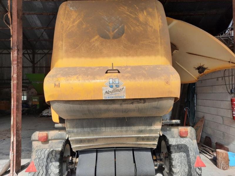 Rundballenpresse tip New Holland ROLL-BELT180, Gebrauchtmaschine in CHAUMONT (Poză 5)