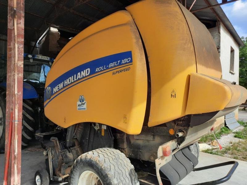 Rundballenpresse tip New Holland ROLL-BELT180, Gebrauchtmaschine in CHAUMONT (Poză 4)