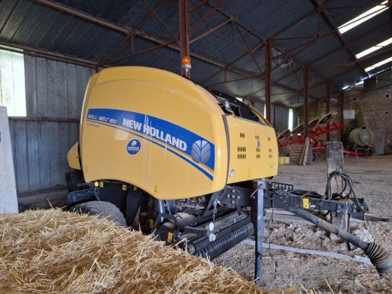 Rundballenpresse типа New Holland ROLL-BELT180, Gebrauchtmaschine в CHAUMONT (Фотография 1)