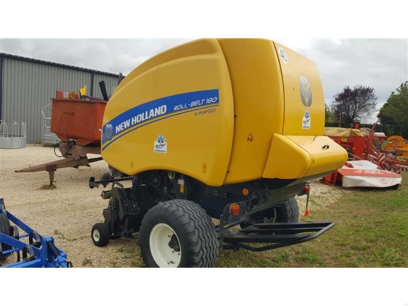 Rundballenpresse typu New Holland ROLL-BELT180, Gebrauchtmaschine v CHAUMONT (Obrázek 3)