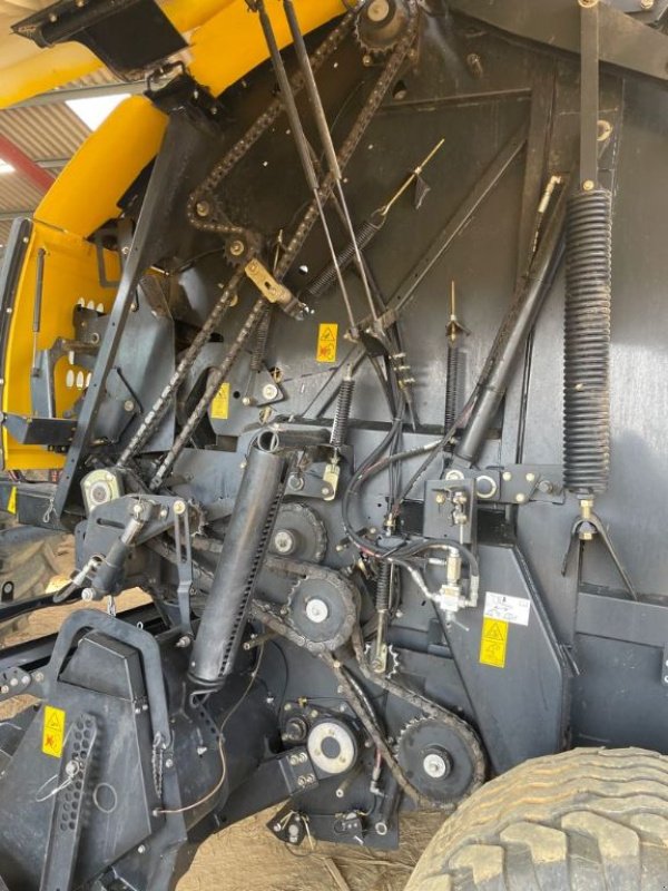 Rundballenpresse типа New Holland rollbelt 180 superfeed, Gebrauchtmaschine в MORHANGE (Фотография 4)