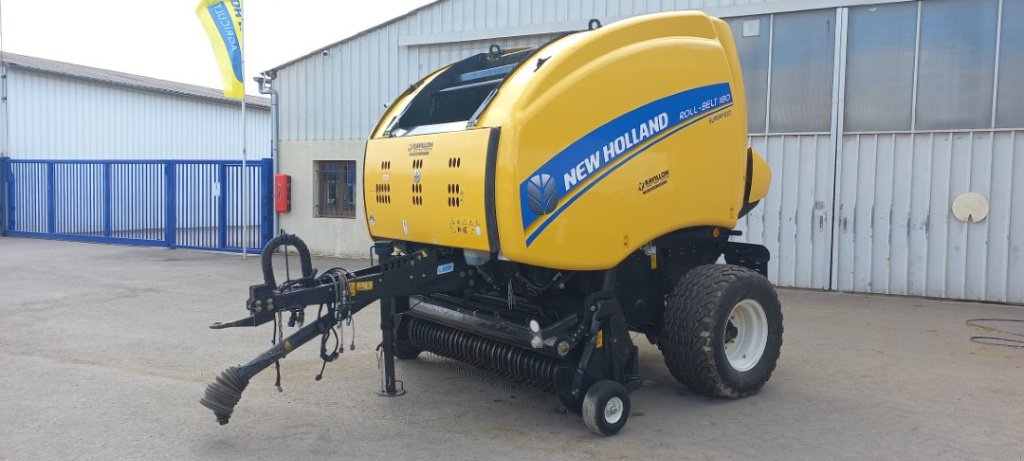 Rundballenpresse des Typs New Holland Rollbelt180 superfeed, Gebrauchtmaschine in VERT TOULON (Bild 1)