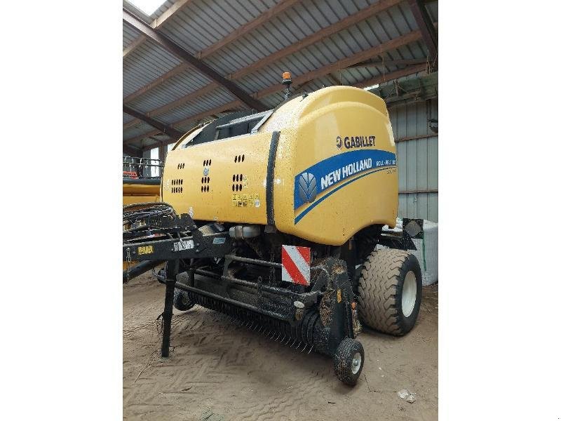 Rundballenpresse tip New Holland ROLLBELT180, Gebrauchtmaschine in PONTIVY (Poză 1)