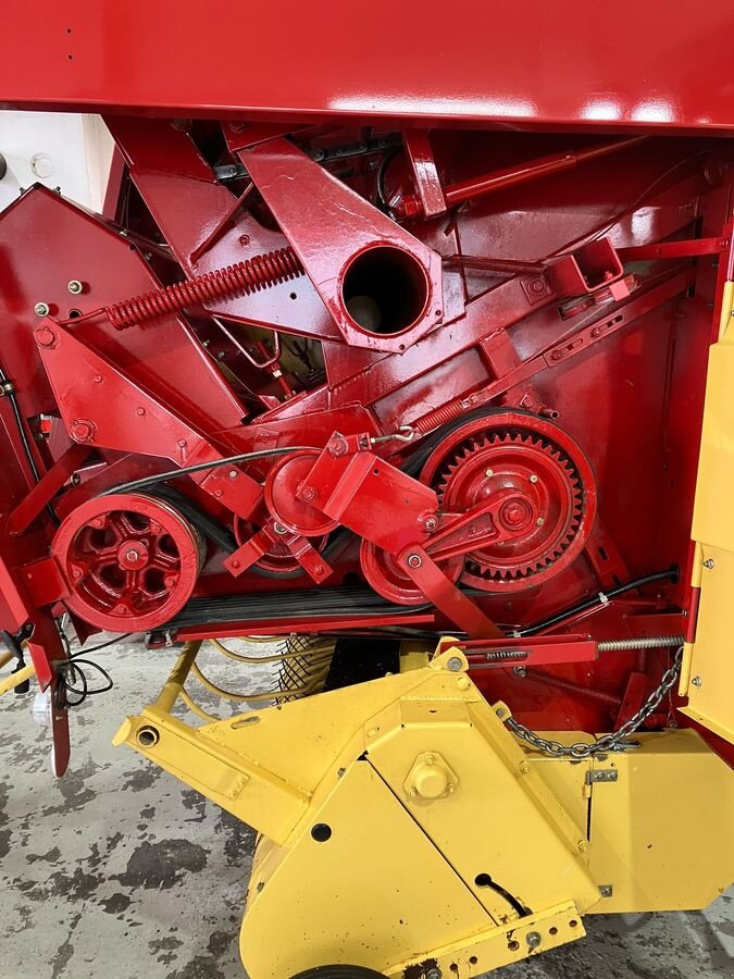 Rundballenpresse des Typs New Holland Rundballenpresse 865, Gebrauchtmaschine in Bergheim (Bild 4)